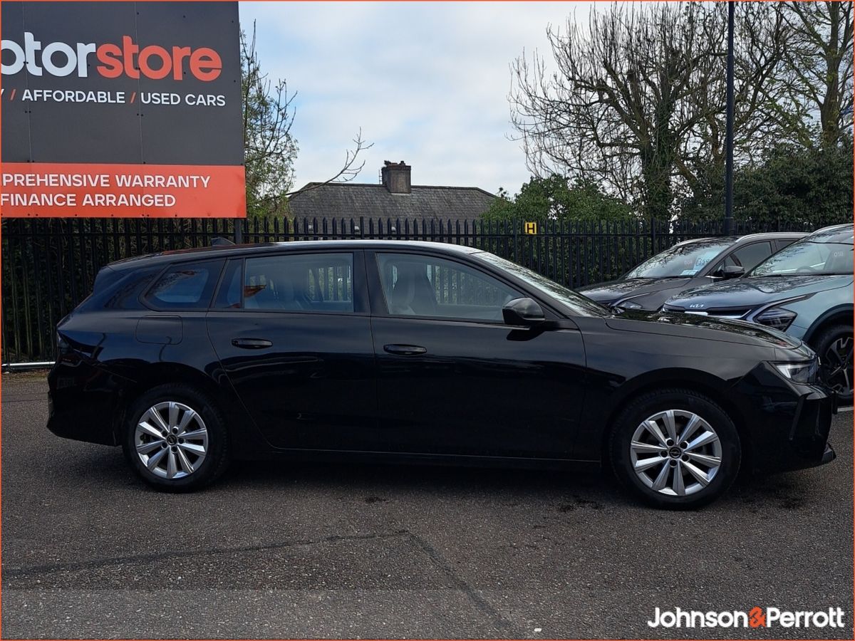 Opel Astra Elegance 1.2 Turbo 110PS Petrol 6 Speed
