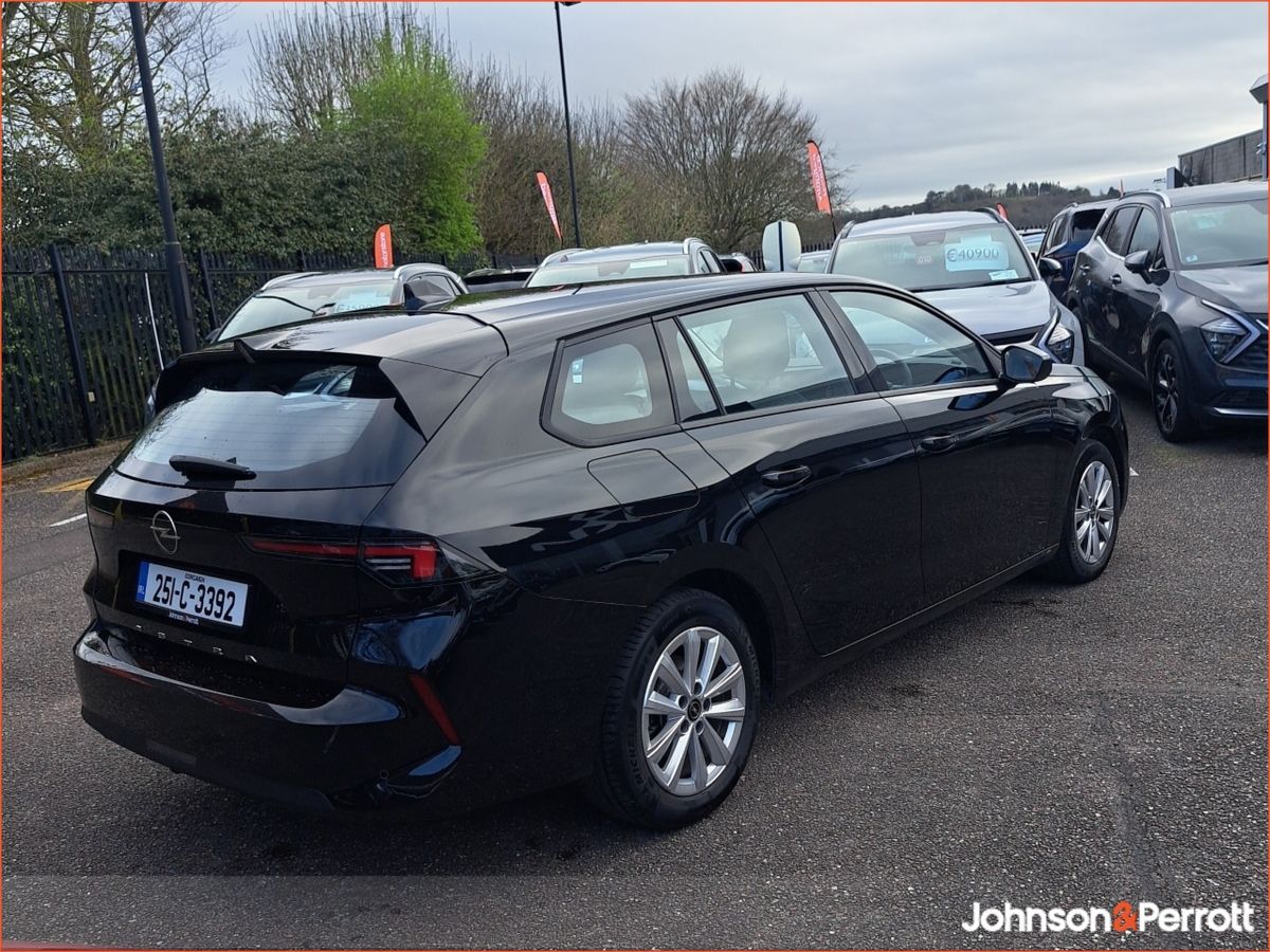 Opel Astra Elegance 1.2 Turbo 110PS Petrol 6 Speed