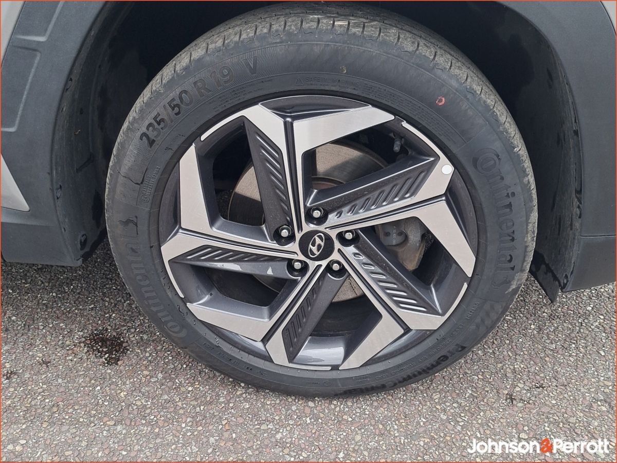 Hyundai Tucson 2WD Executive Plus HEV Auto