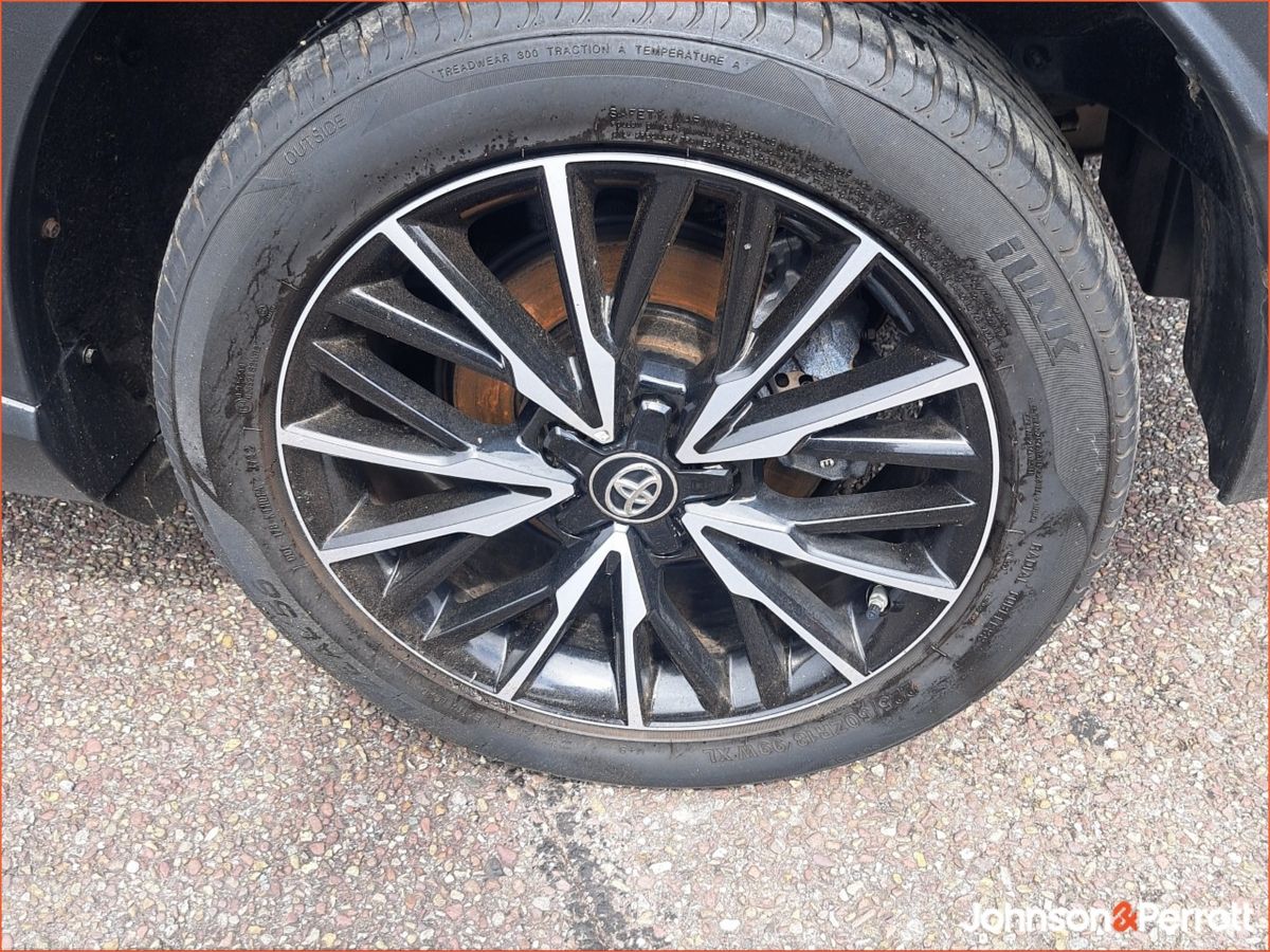 Toyota C-HR 1.8 HYBRID SOL