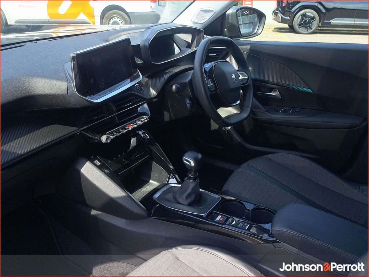 Peugeot 2008 1.2 Puretech 100bhp Allure