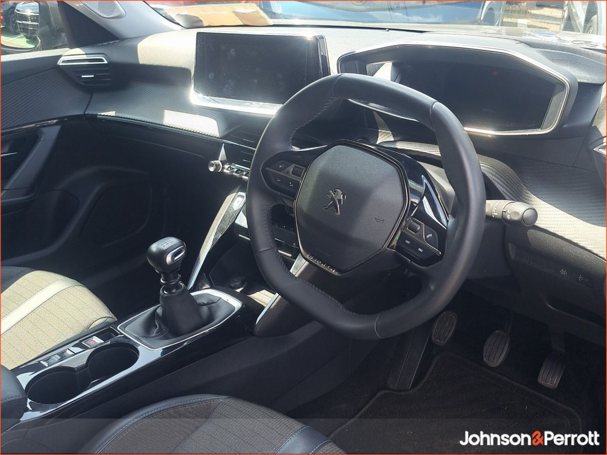 Peugeot 2008 1.2 Puretech 100bhp Allure