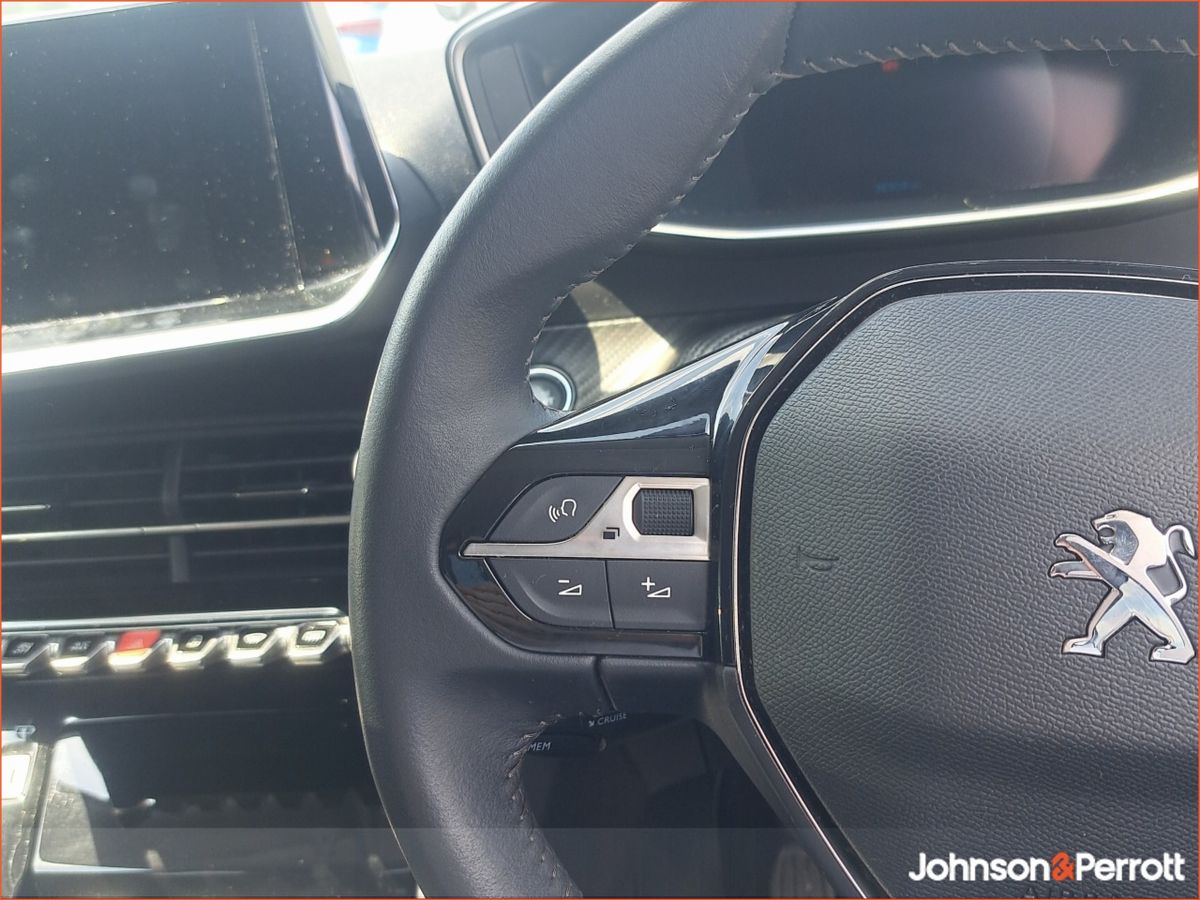 Peugeot 2008 1.2 Puretech 100bhp Allure