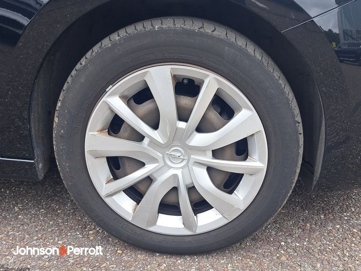 Opel Corsa SC 1.2i (75PS) S/S 5 Speed