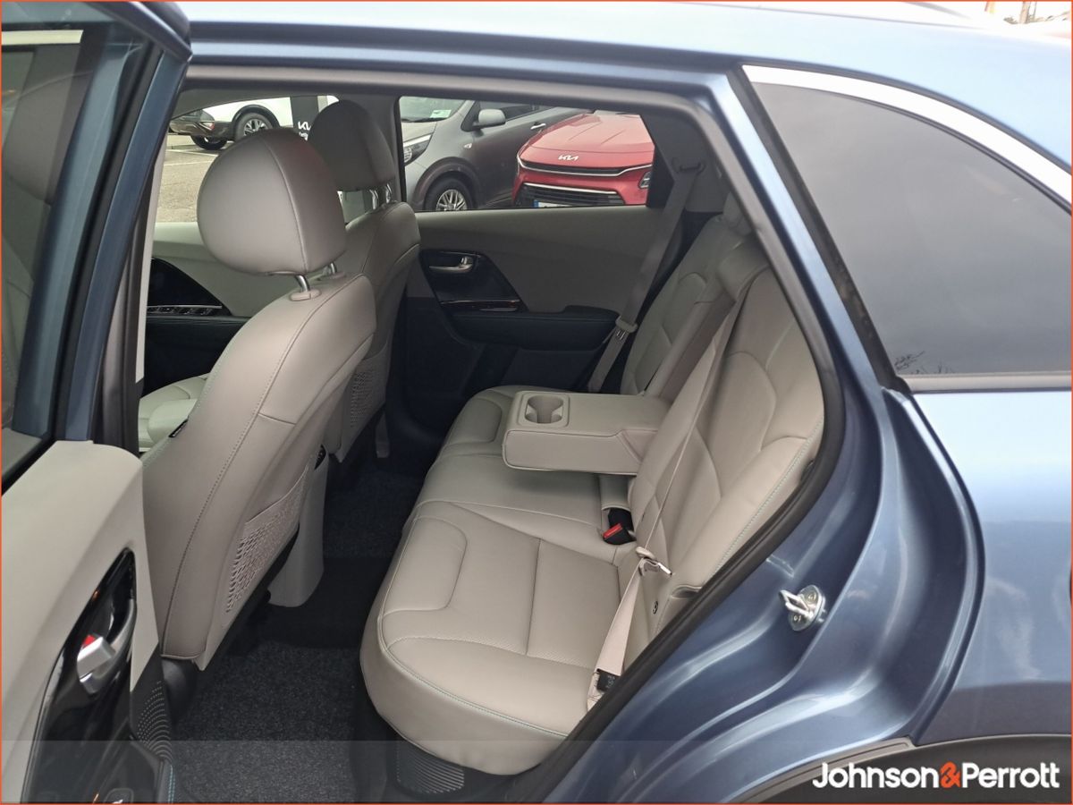 Kia Niro 1.6 GDI PLUG-IN HYBRID WAS €23,900 NOW €21,900 SAVE €2,000