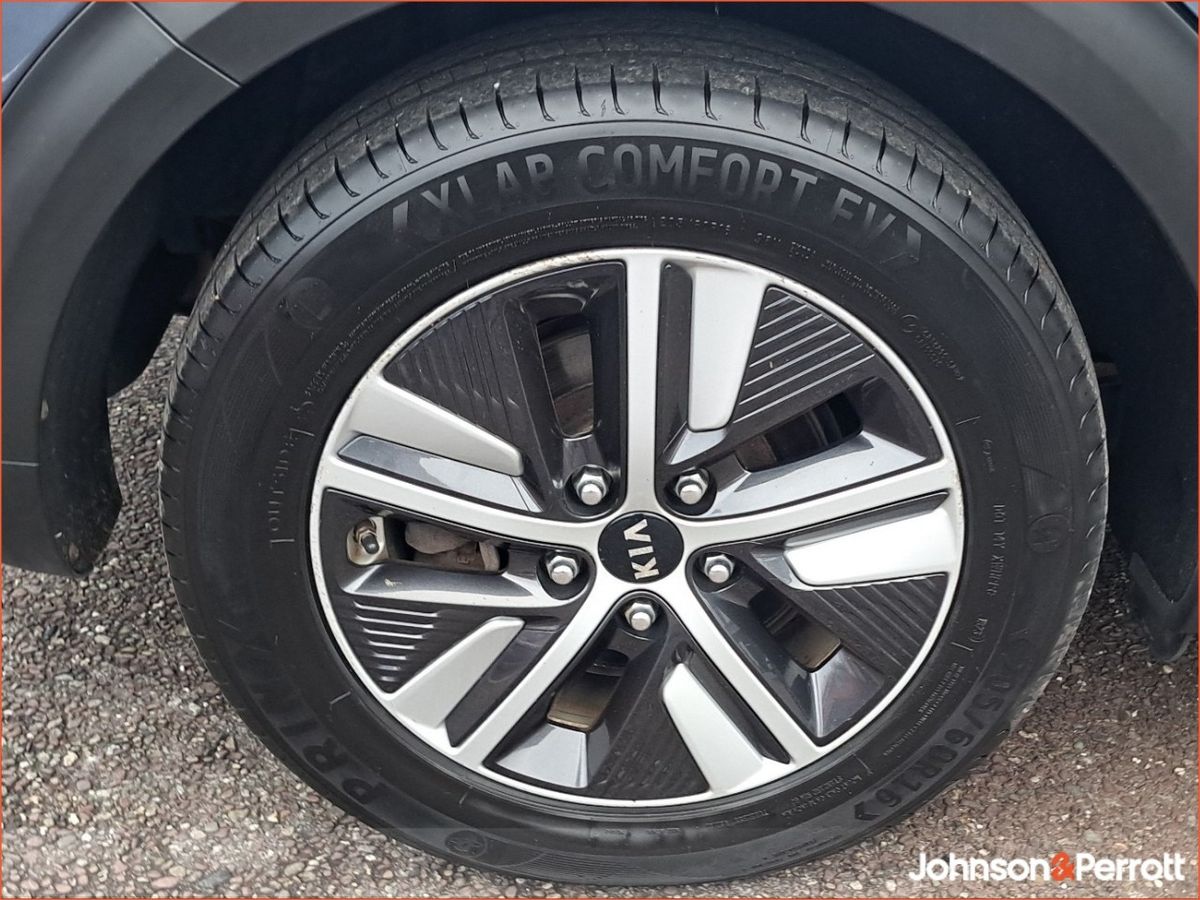 Kia Niro 1.6 GDI PLUG-IN HYBRID WAS €23,900 NOW €21,900 SAVE €2,000