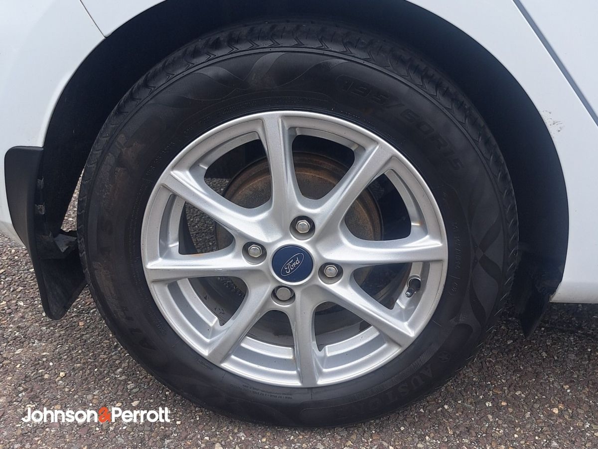 Ford Fiesta 1.0T EcoBoost 100 PS Titanium Auto