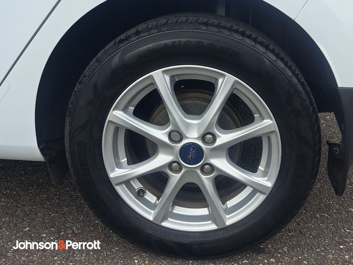 Ford Fiesta 1.0T EcoBoost 100 PS Titanium Auto