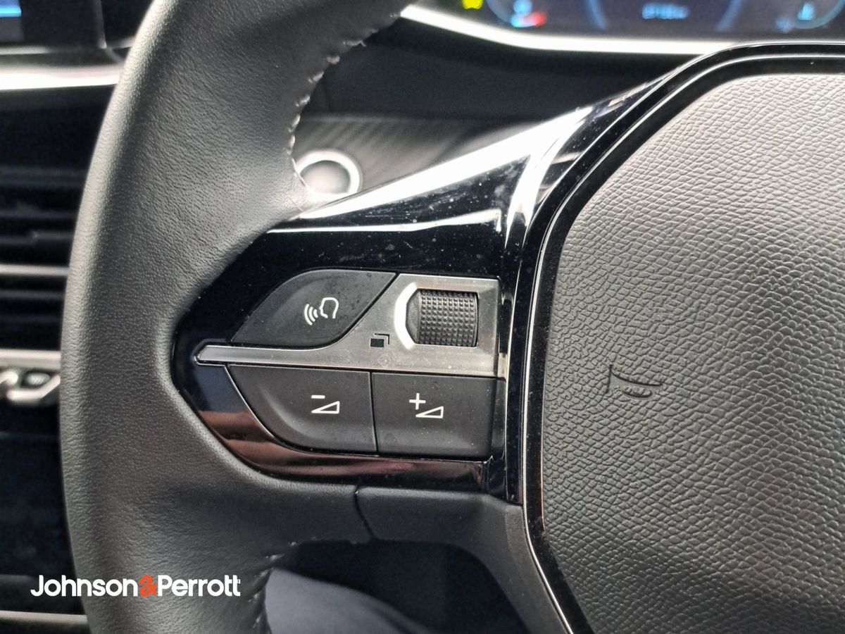Peugeot 2008 1.2 Puretech 100bhp Allure