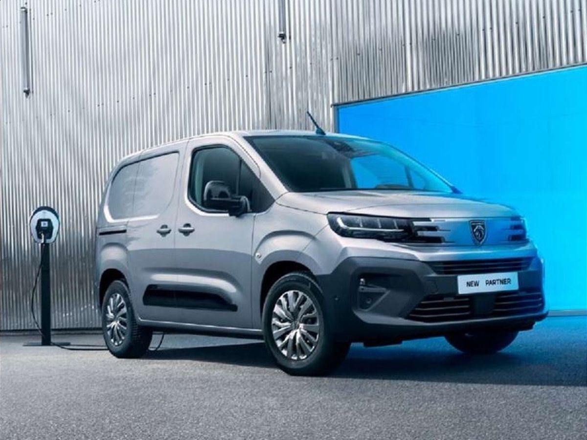 Peugeot Partner L1 Professional Plus 1.5 BlueHDi 100bhp 650kg *ORDER YOUR 271 TODAY*
