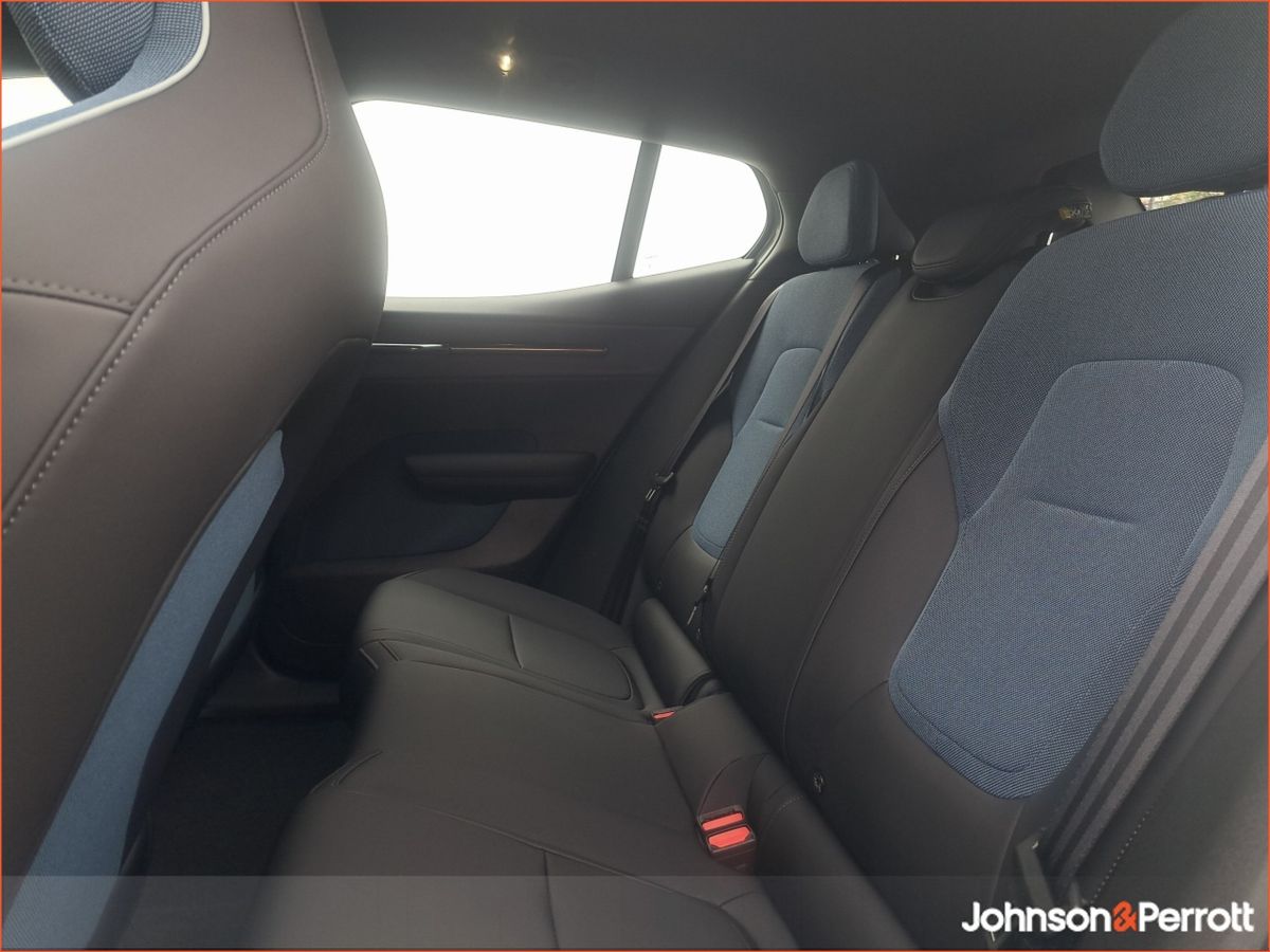 Volvo EX30  BEV 272hp Plus **VERY LOW MILEAGE**