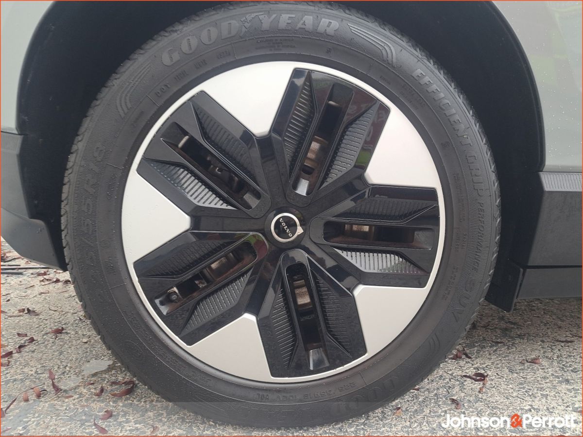 Volvo EX30  BEV 272hp Plus **VERY LOW MILEAGE**