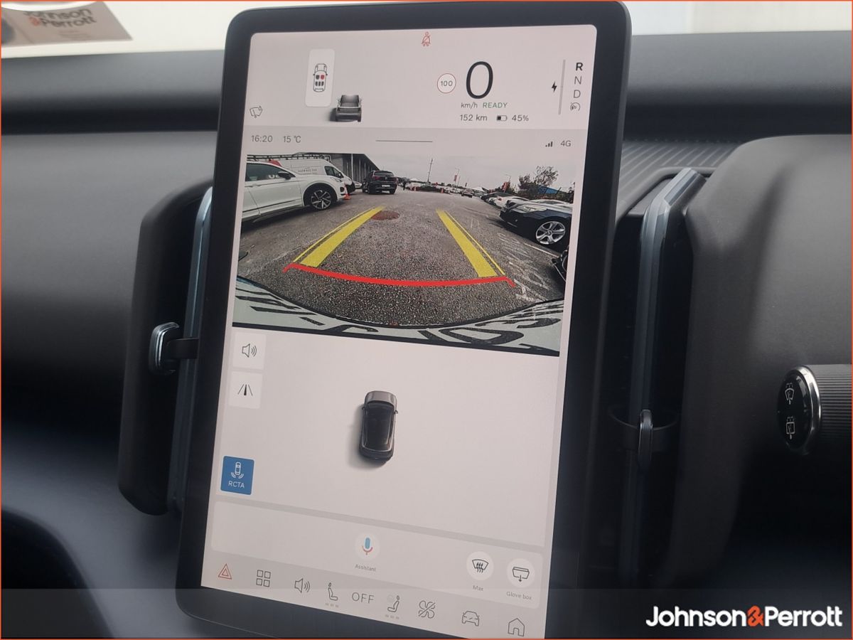 Volvo EX30  BEV 272hp Plus **VERY LOW MILEAGE**