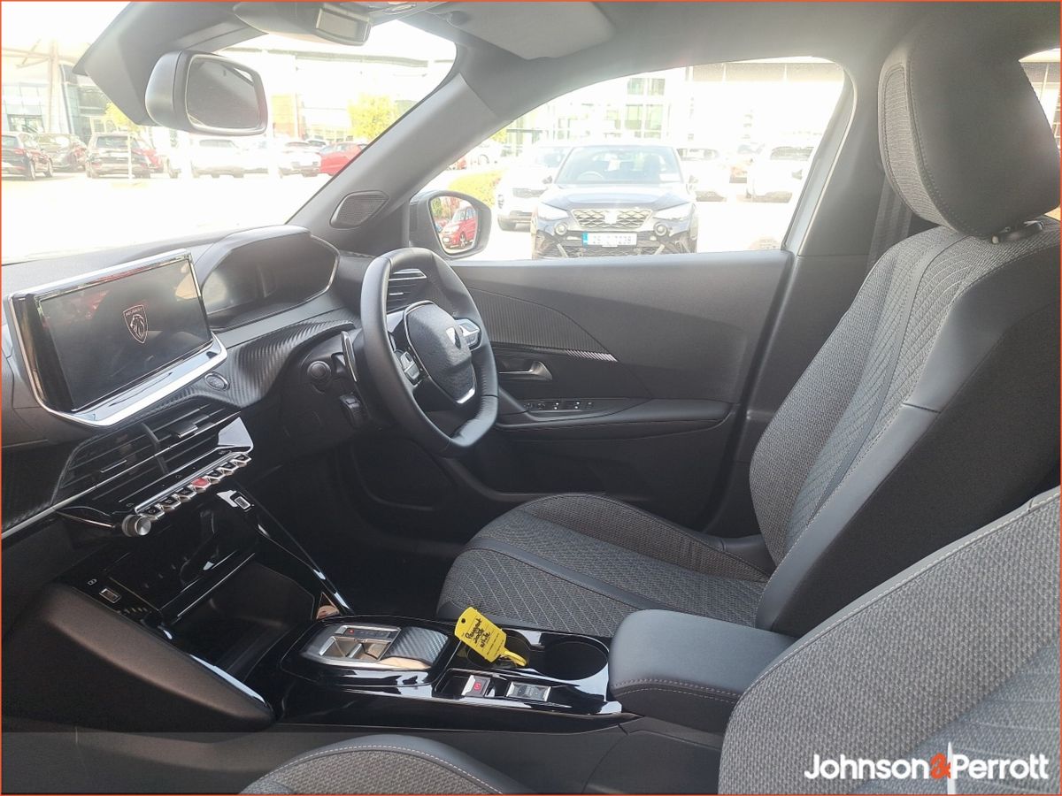 Peugeot 2008 HYBRID Automatic 145BHP Allure