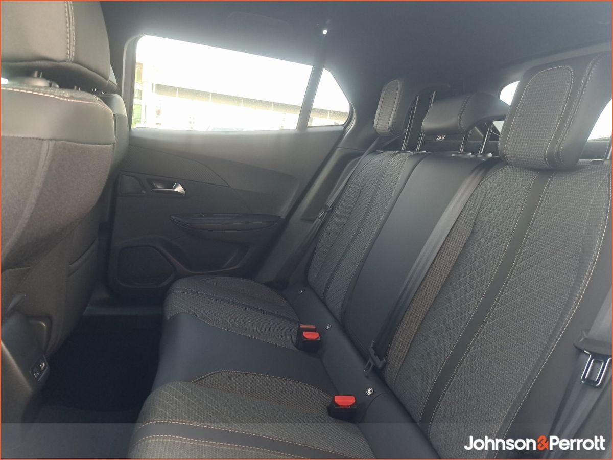 Peugeot 2008 HYBRID Automatic 145BHP Allure