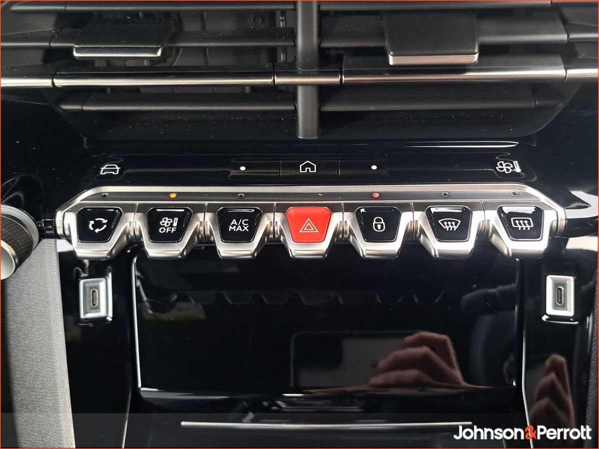 Peugeot 2008 HYBRID Automatic 145BHP Allure