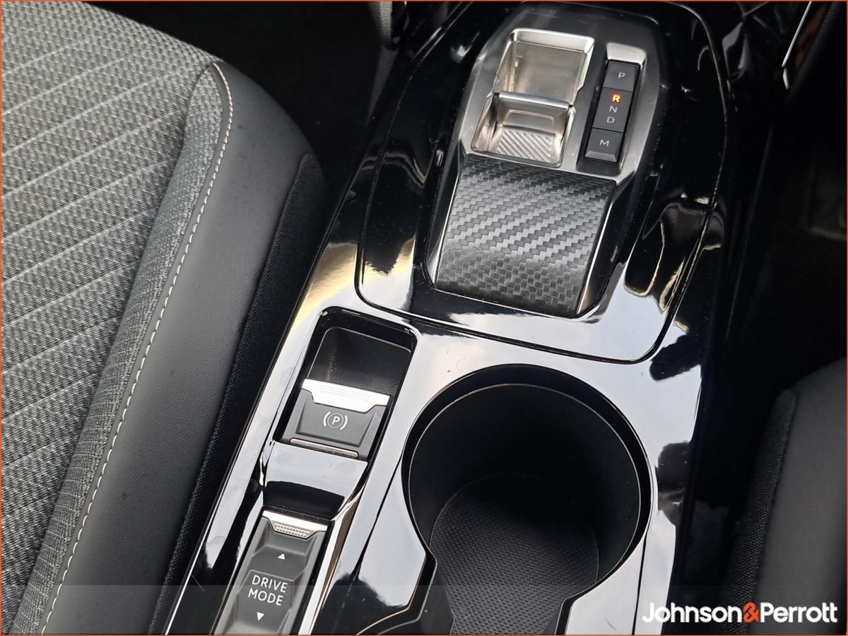 Peugeot 2008 HYBRID Automatic 145BHP Allure