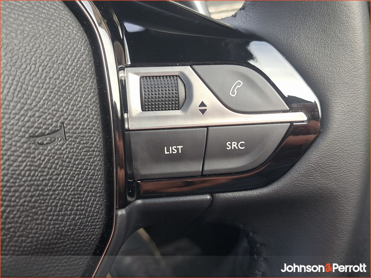 Peugeot 2008 HYBRID Automatic 145BHP Allure