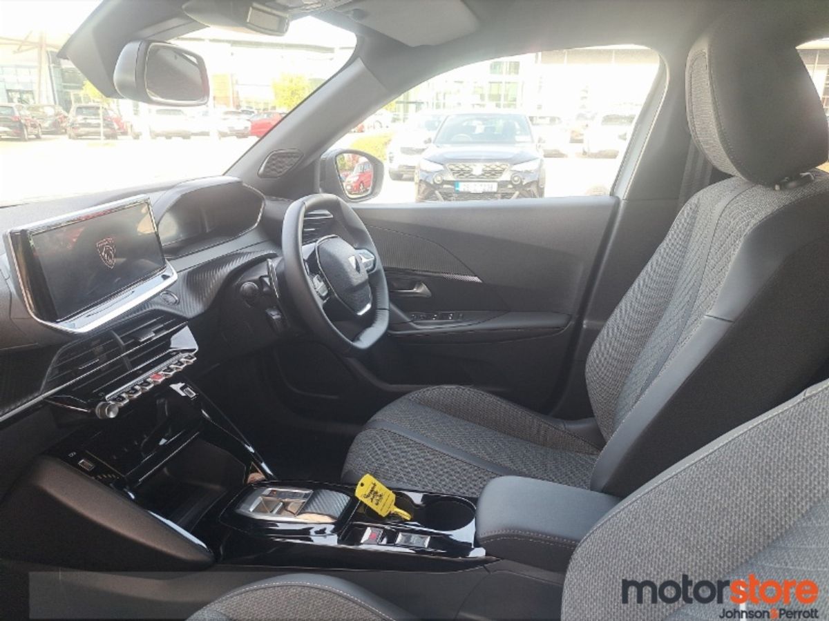 Peugeot 2008 HYBRID Automatic 145BHP Allure