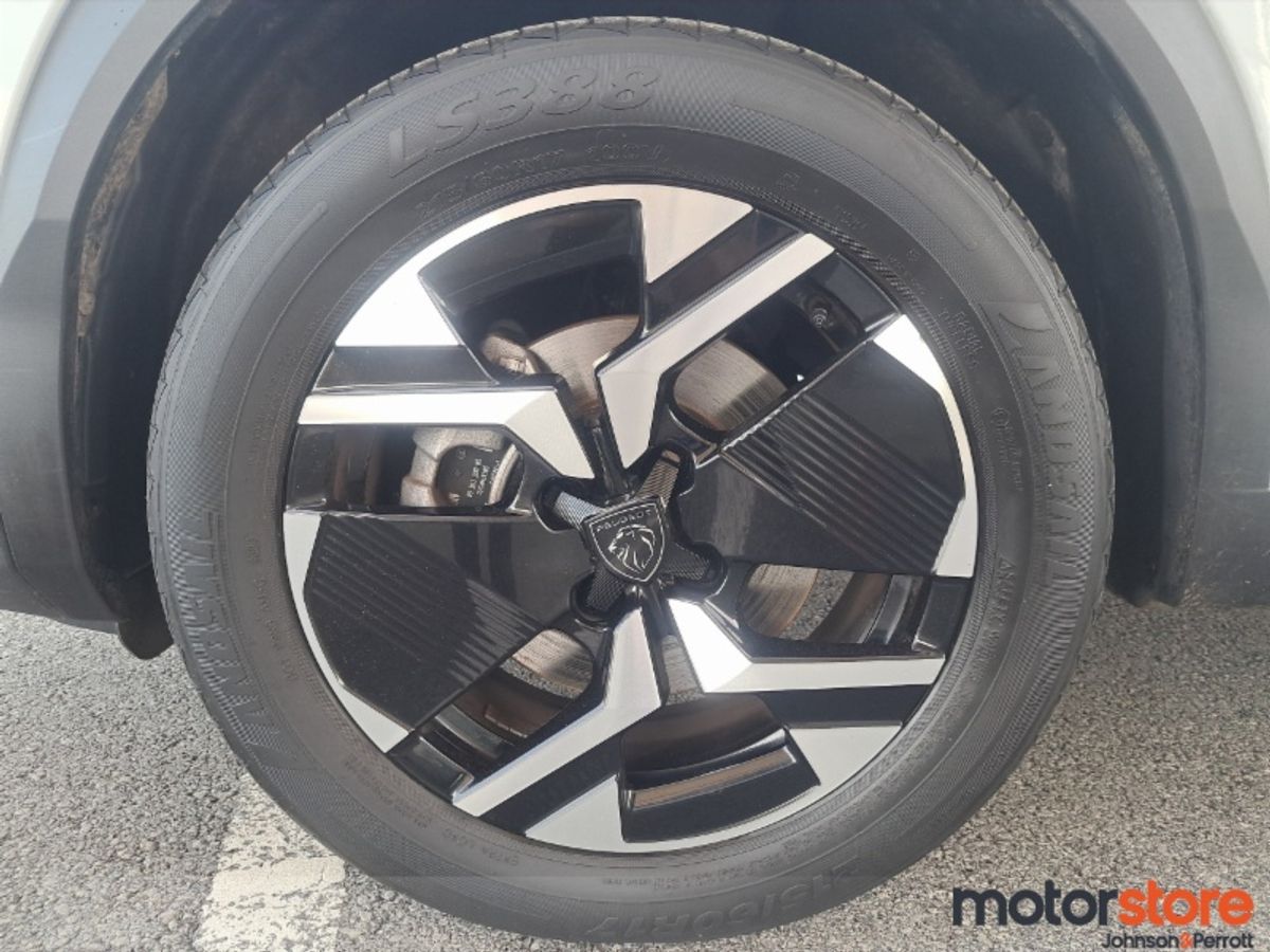 Peugeot 2008 HYBRID Automatic 145BHP Allure