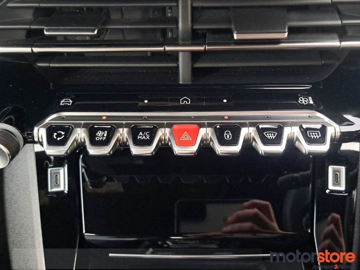 Peugeot 2008 HYBRID Automatic 145BHP Allure