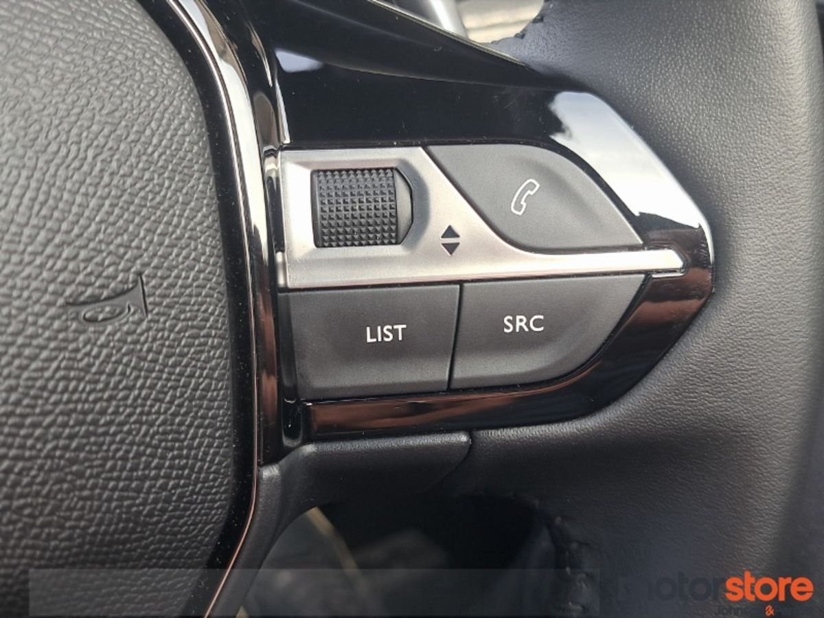 Peugeot 2008 HYBRID Automatic 145BHP Allure
