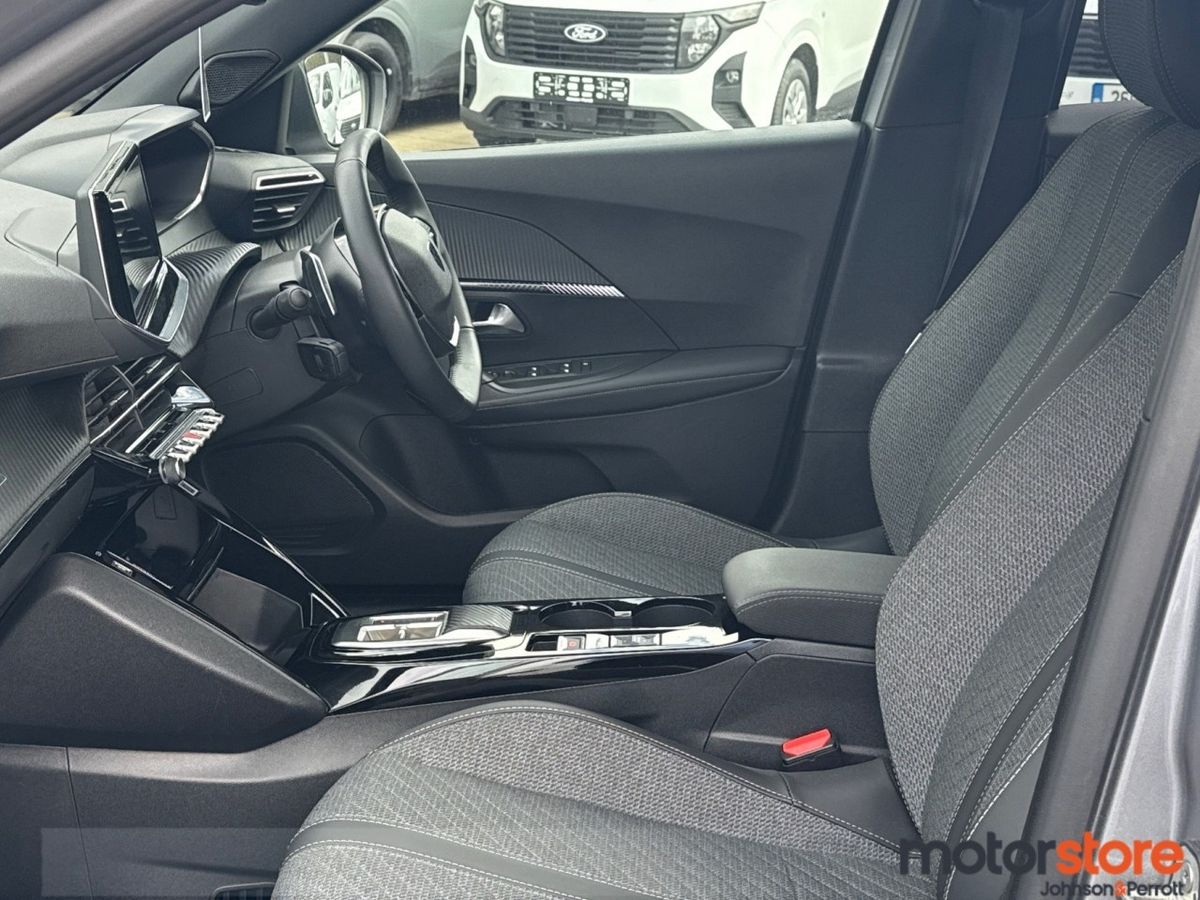 Peugeot 2008 HYBRID Automatic 145BHP  Allure