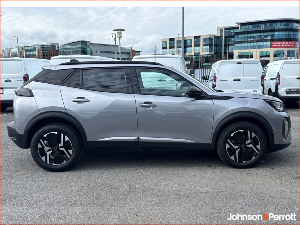 Peugeot 2008 HYBRID Automatic 145BHP  Allure 