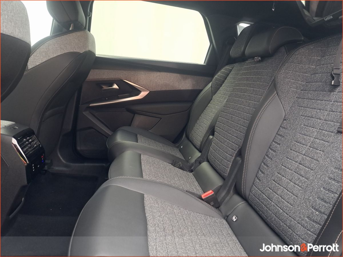 Peugeot 5008 1.2 Hybrid 136bhp E-DCS6 Allure