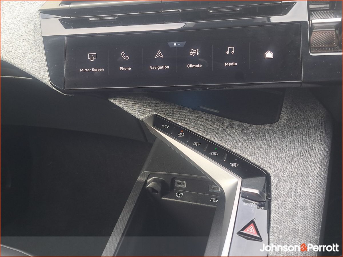 Peugeot 5008 1.2 Hybrid 136bhp E-DCS6 Allure