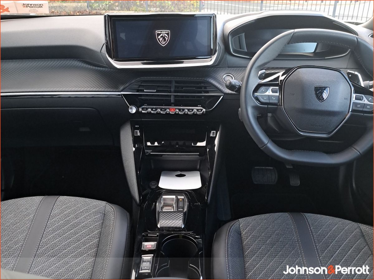 Peugeot 2008 HYBRID Automatic 145BHP  Allure