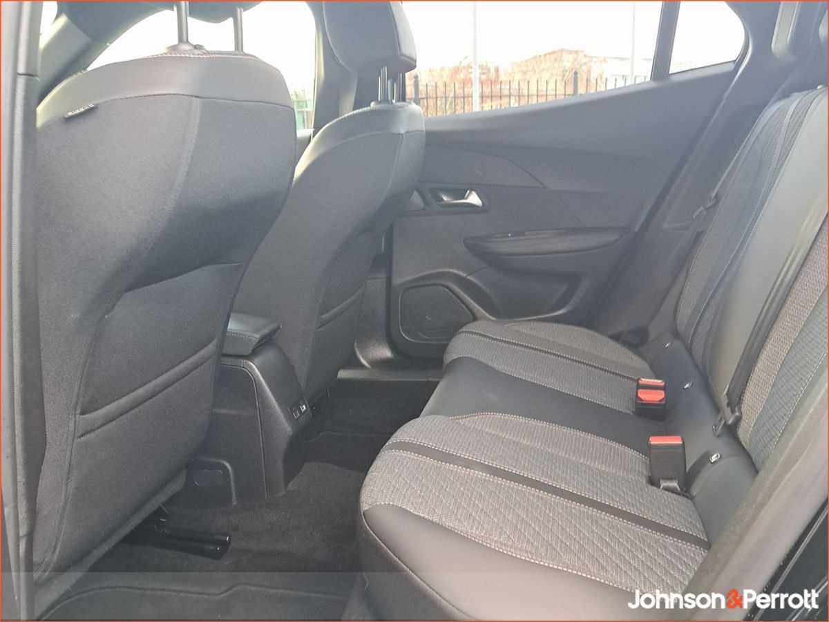 Peugeot 2008 HYBRID Automatic 145BHP  Allure