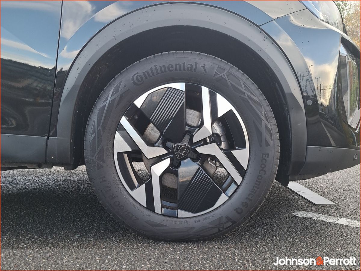 Peugeot 2008 HYBRID Automatic 145BHP  Allure