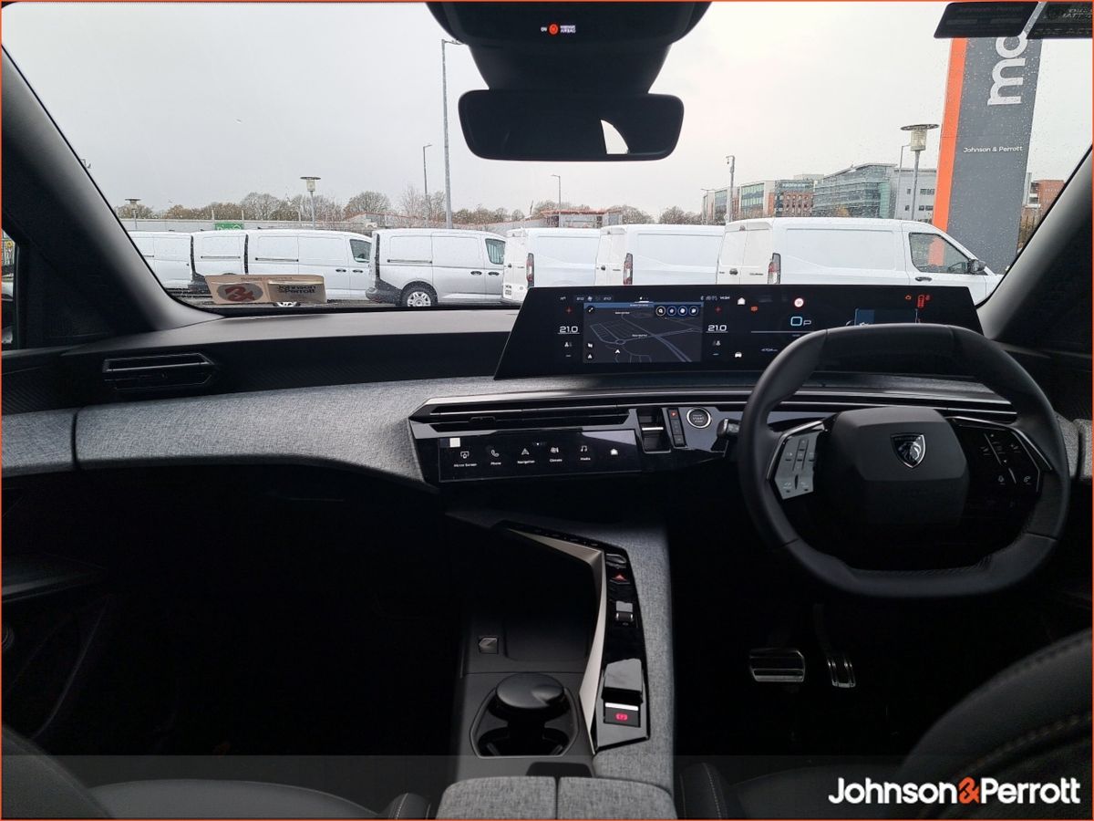 Peugeot 5008 1.2 MHEV 145bhp E-DCS6 Allure