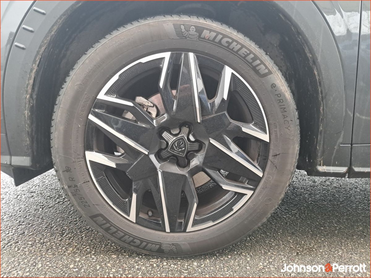 Peugeot 5008 1.2 MHEV 145bhp E-DCS6 Allure