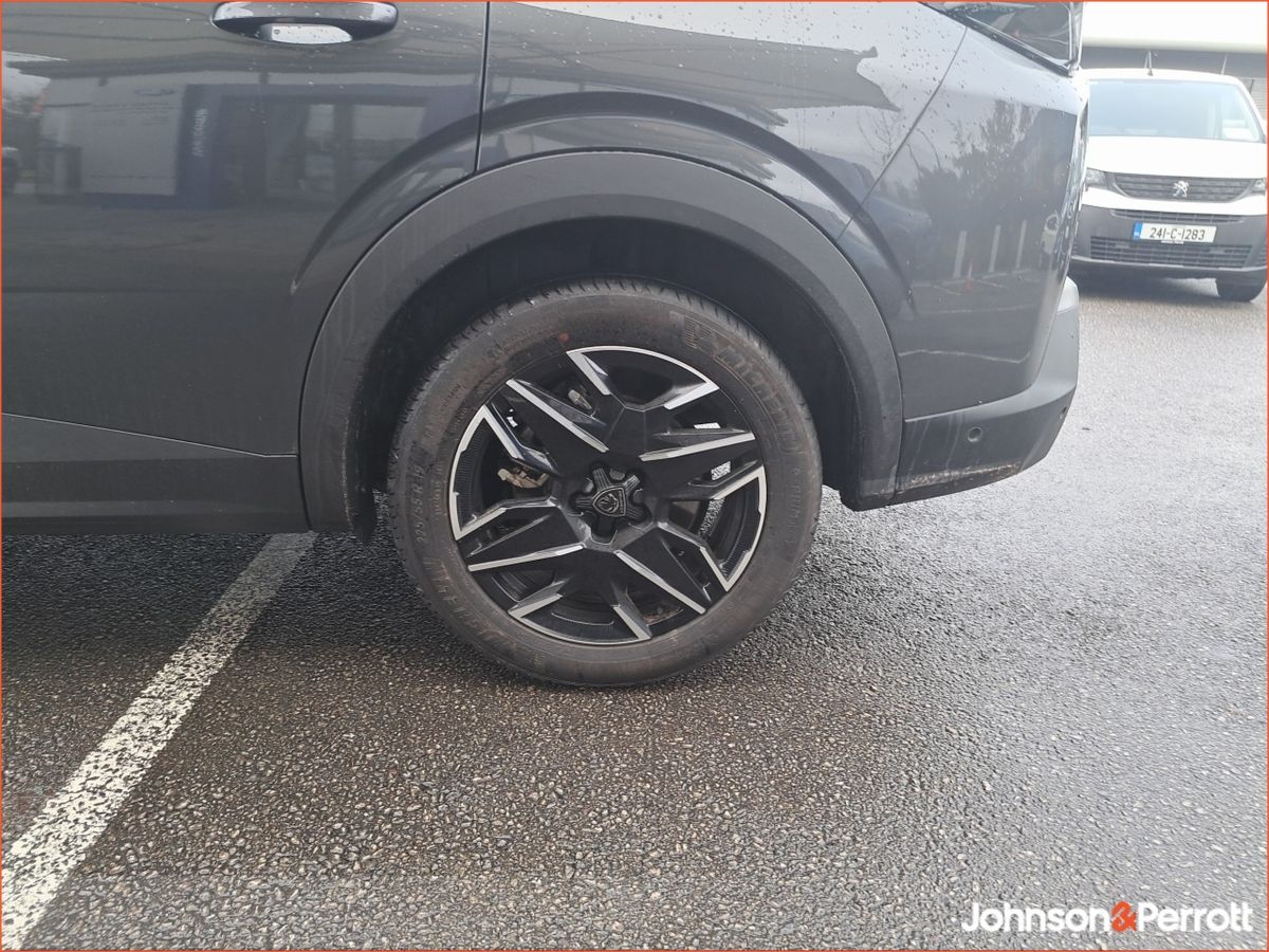 Peugeot 5008 1.2 MHEV 145bhp E-DCS6 Allure