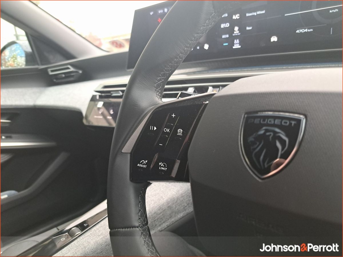 Peugeot 5008 1.2 MHEV 145bhp E-DCS6 Allure