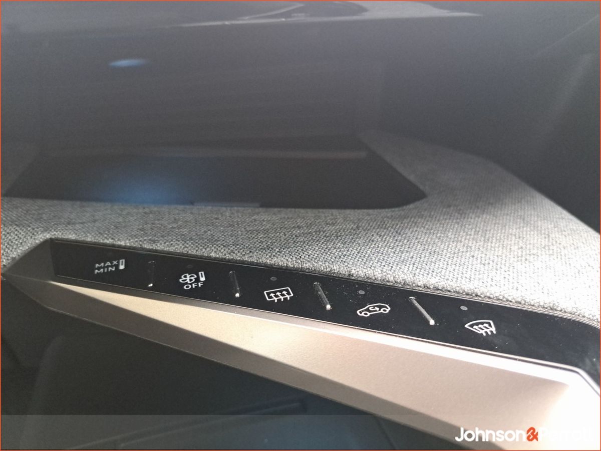 Peugeot 5008 1.2 MHEV 145bhp E-DCS6 Allure