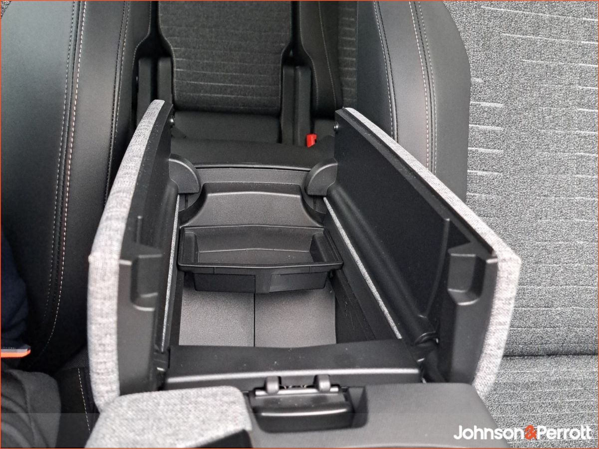 Peugeot 5008 1.2 MHEV 145bhp E-DCS6 Allure