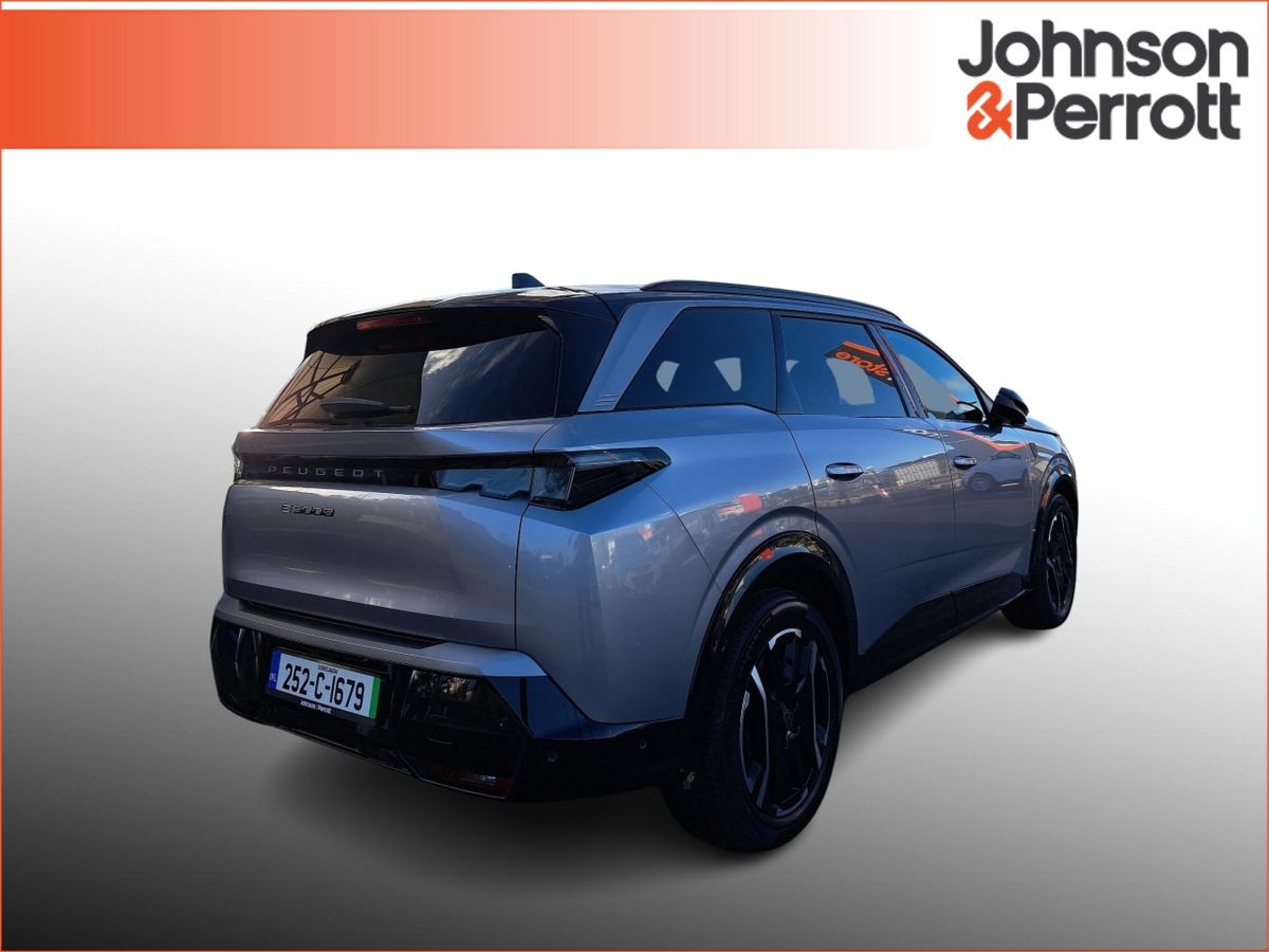 Peugeot 5008 TOP SPEC ! BEV 73kwh 210hp GT !