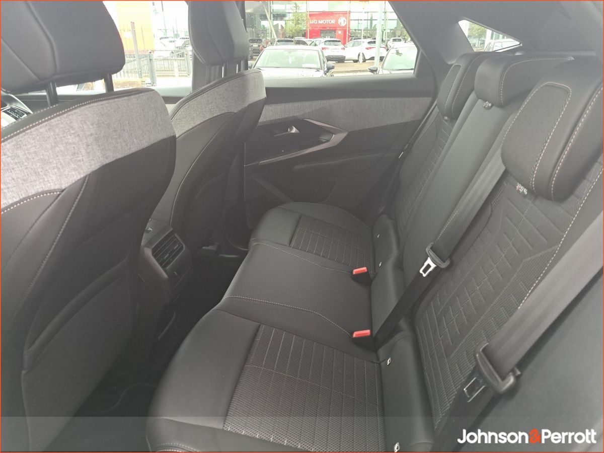 Peugeot 3008 BEV 73kWH 210BHP Allure.