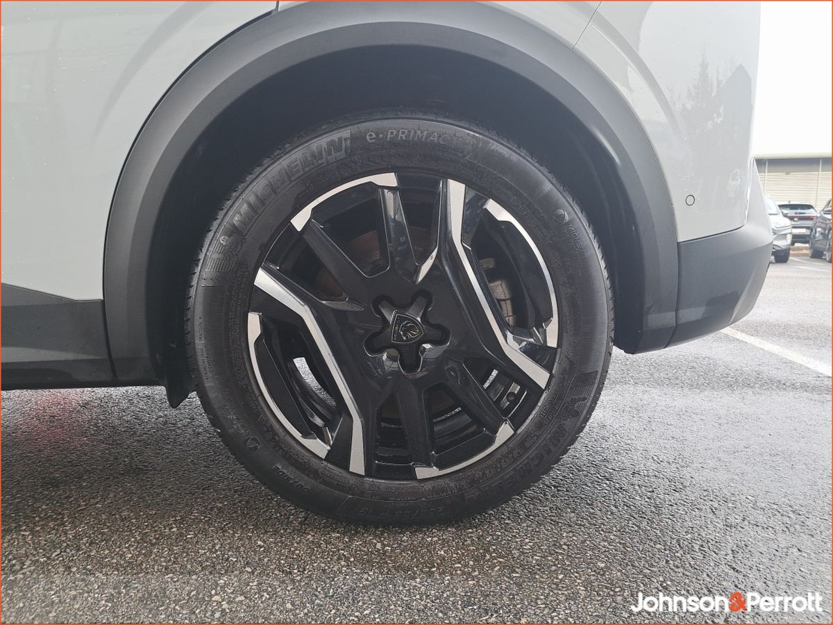 Peugeot 3008 BEV 73kWH 210BHP Allure.