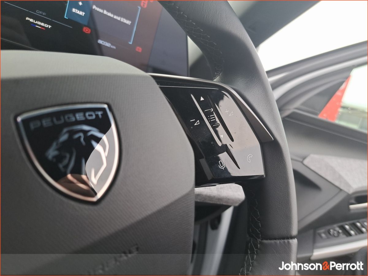 Peugeot 3008 BEV 73kWH 210BHP Allure.