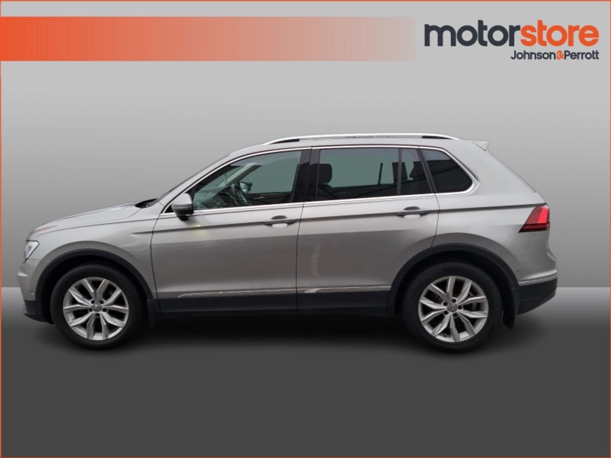 Volkswagen Tiguan 2.0 TDI 150HP Highline DIESEL / HUGE SPEC**