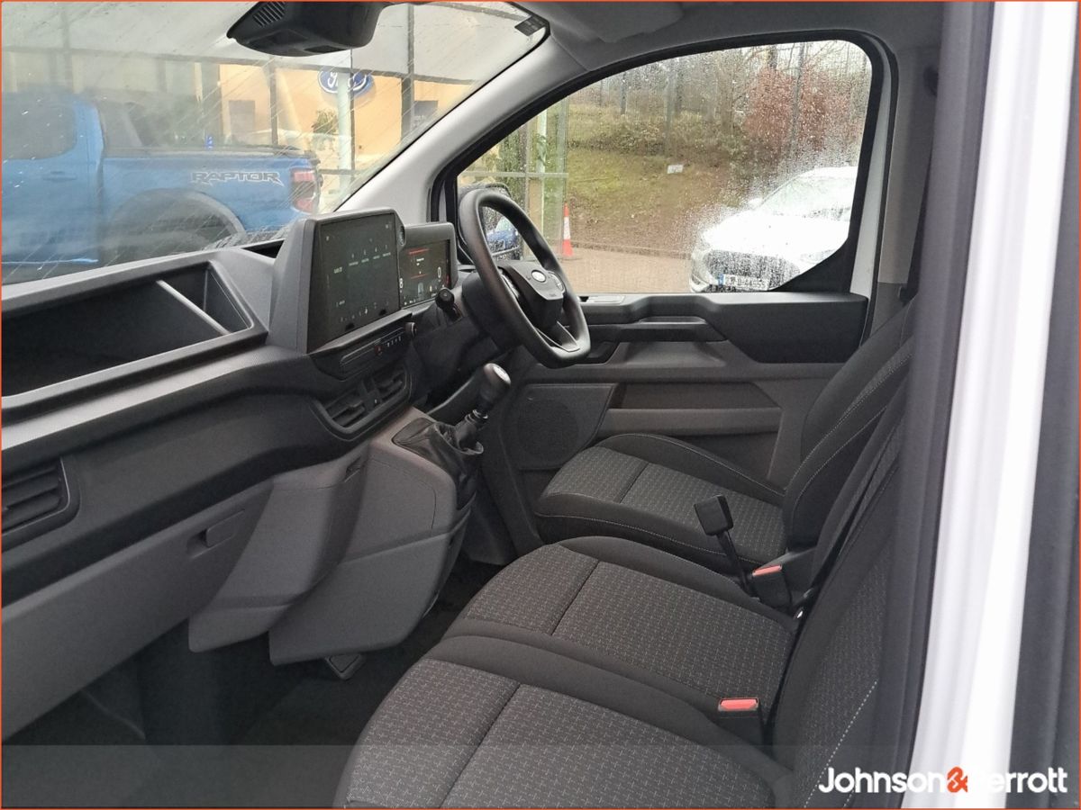 Ford Transit Custom LWB Leader