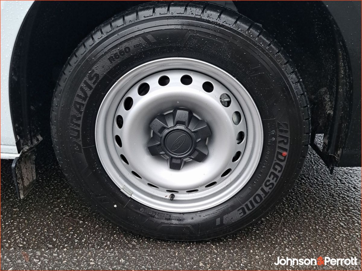 Ford Transit Custom LWB Leader