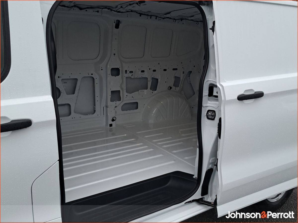 Ford Transit Custom LWB Leader