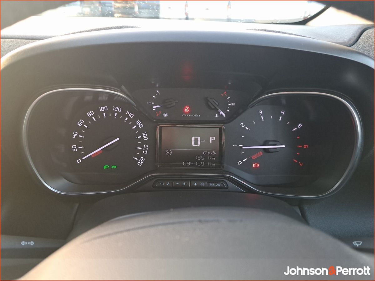 Citroen C3 Aircross FLAIR / 1.2 PETROL / AUTO / HUGE SPEC