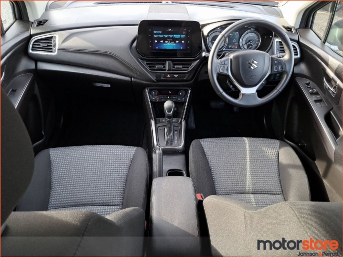 Suzuki SX4 **SAVE €1,500 **1.5  PETOL HYBRID / MOTION **LOW MILEAGE**