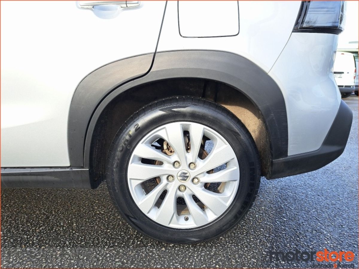 Suzuki SX4 **SAVE €1,500 **1.5  PETOL HYBRID / MOTION **LOW MILEAGE**